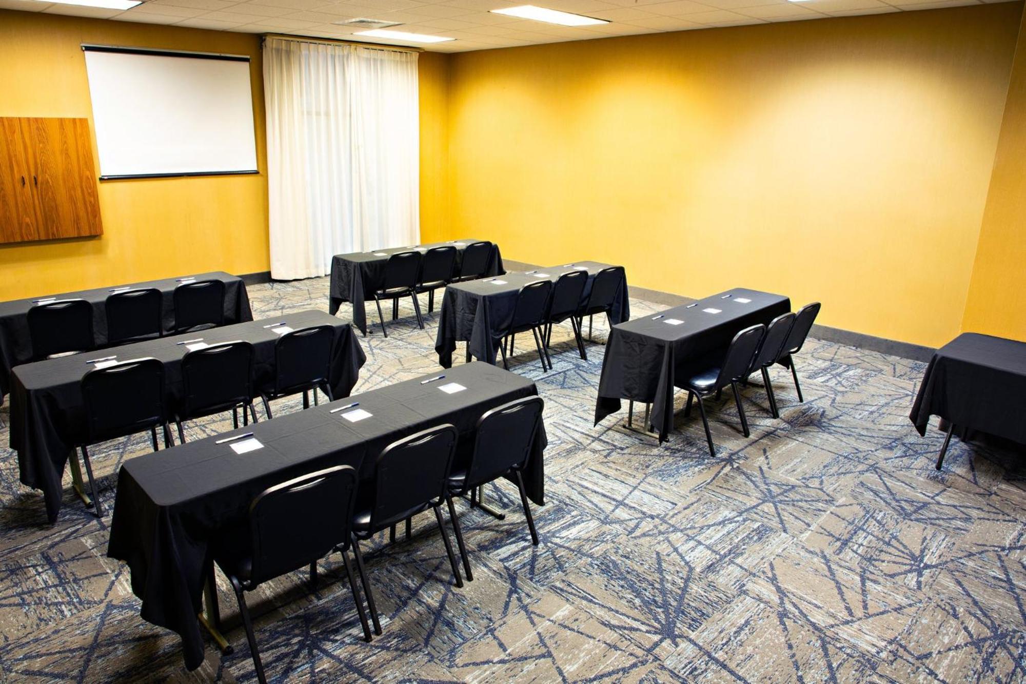 Holiday Inn Express & Suites Harrisburg West Mechanicsburg Εξωτερικό φωτογραφία