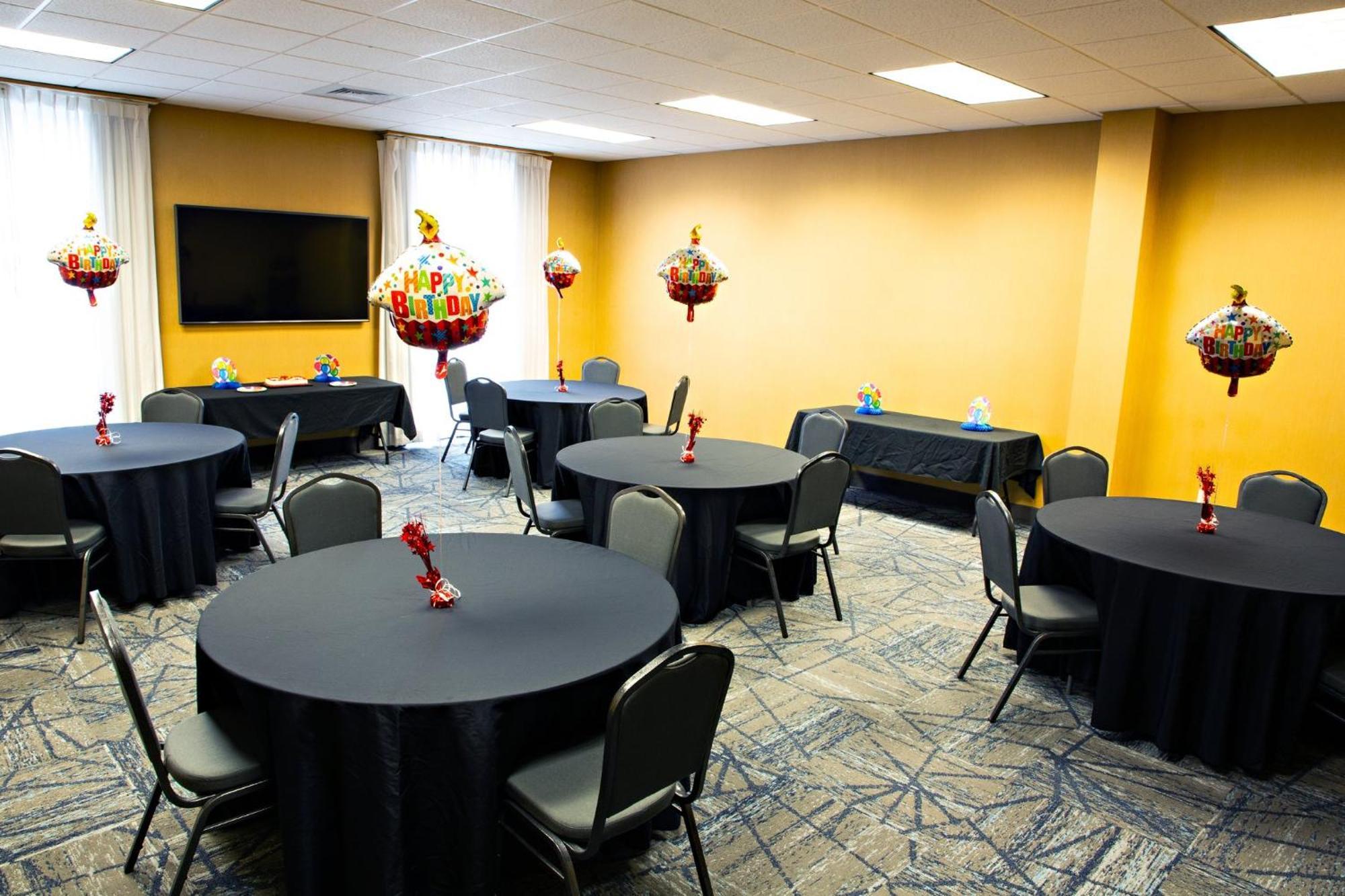 Holiday Inn Express & Suites Harrisburg West Mechanicsburg Εξωτερικό φωτογραφία